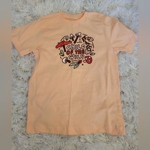 Girl's peach t-shirt "Child of the Wild". 4/5T